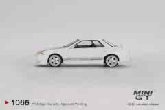 Mini GT 1/64 1066 Nissan Skyline GT-R (R32) VeilSide Combat C-I White
